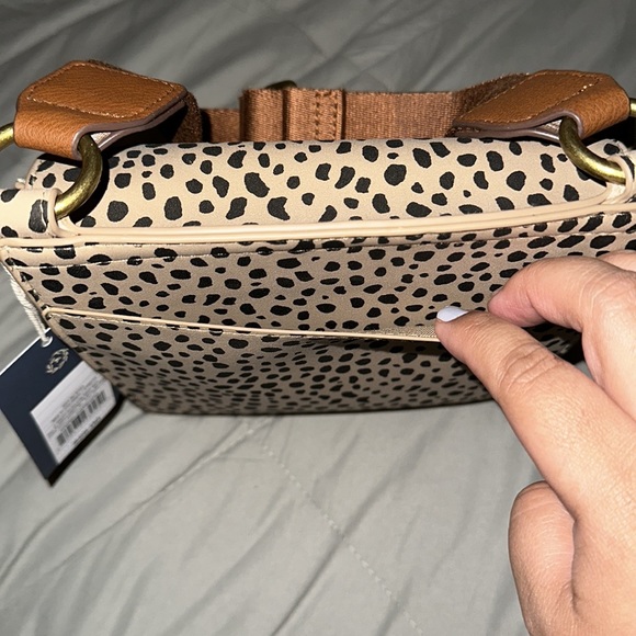 Universal Thread leopard Crossbody bag - Picture 2 of 5